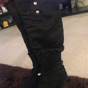 Woman’s fashion boots
